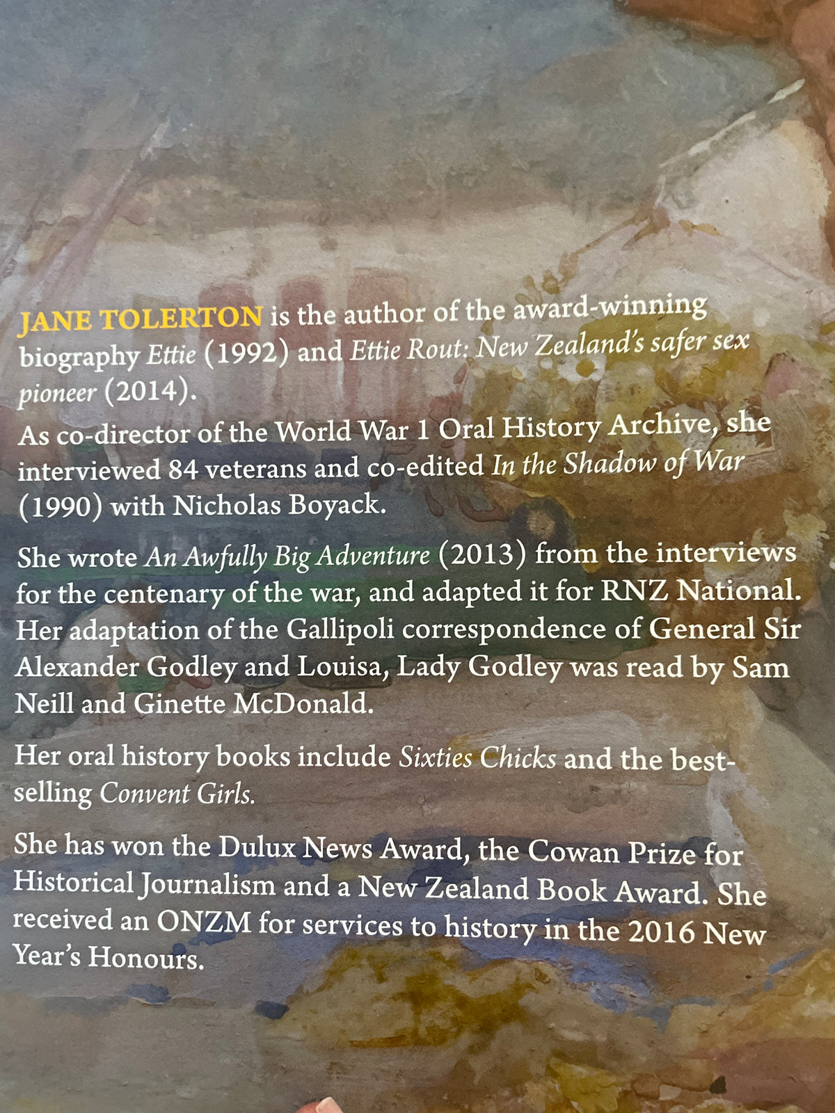 Make Her Praises Heard Afar: New Zealand women overseas in World War One - Jane Tolerton