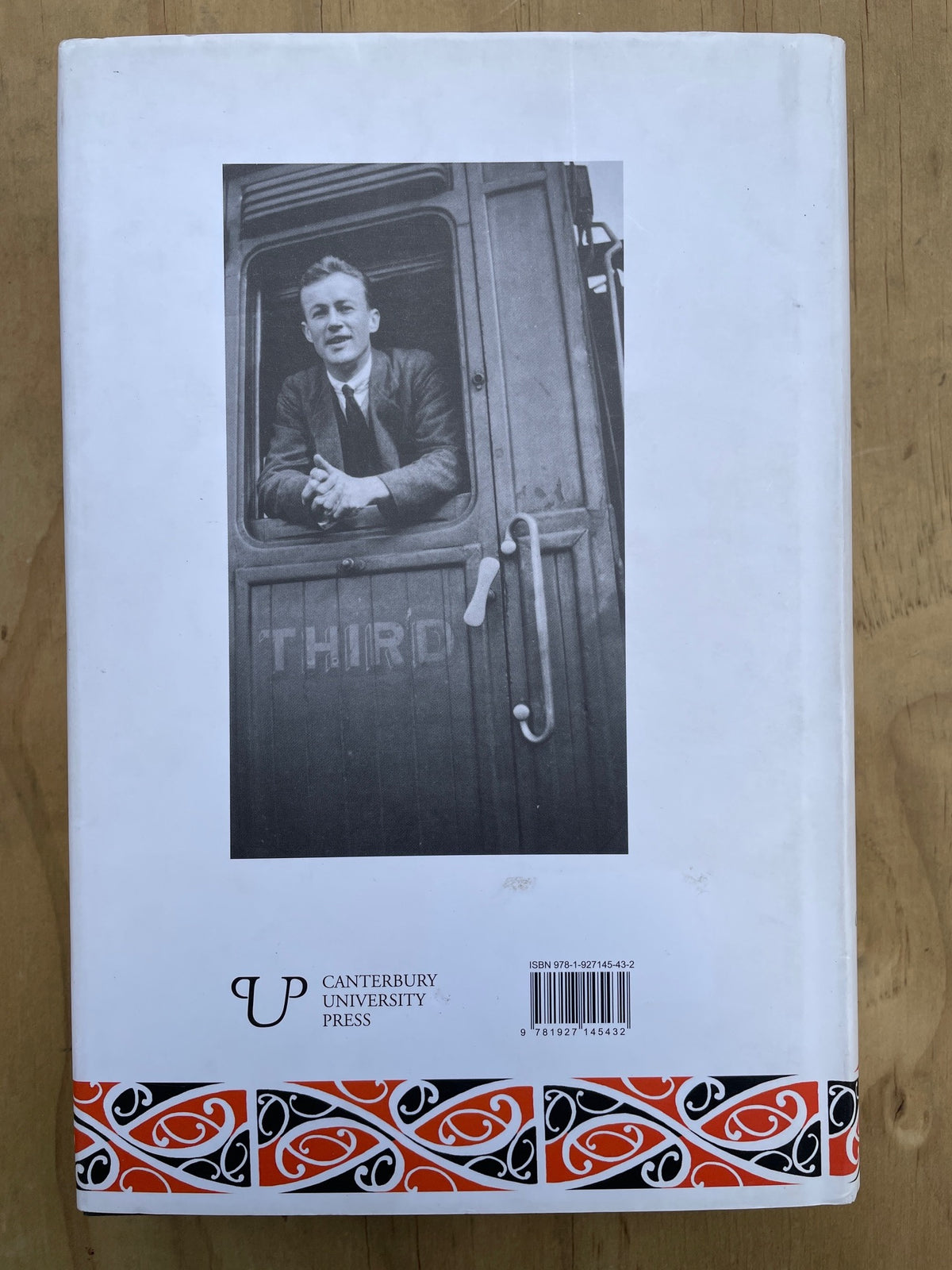 Paikea: The Life of I. L. G. Sutherland - Oliver Sutherland