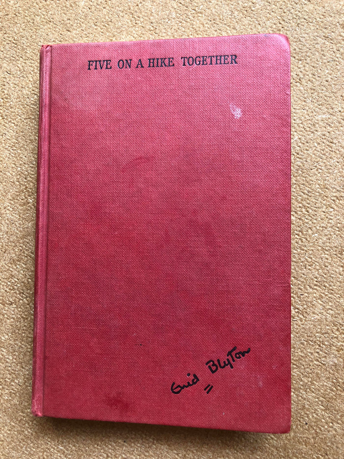 Five on a Hike Together - Enid Blyton