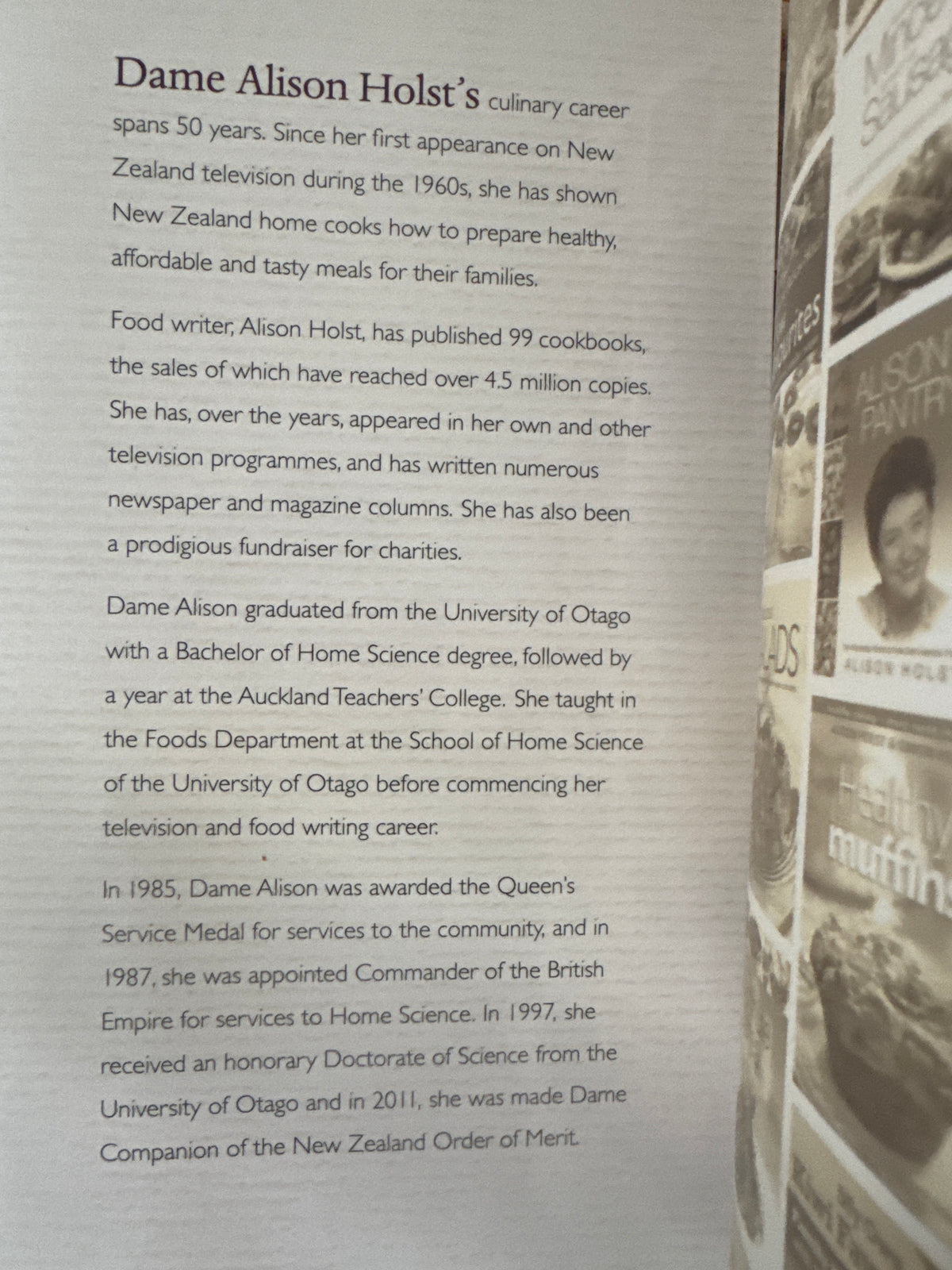 A Home-grown Cook: the Dame Alison Holst story - Alison Holst and Barbara Larson